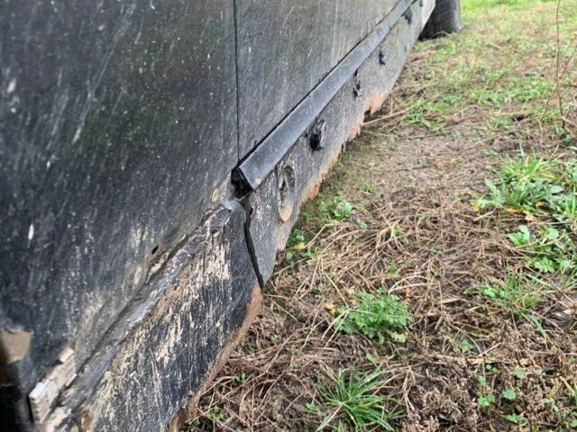 Черный БМВ 7 Серия, объемом двигателя 3.5 л и пробегом 392 тыс. км за 4000 $, фото 17 на Automoto.ua