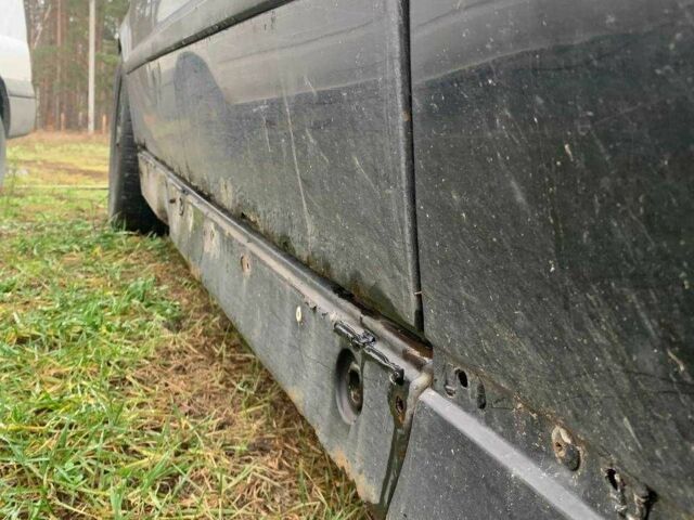 Черный БМВ 7 Серия, объемом двигателя 3.5 л и пробегом 392 тыс. км за 4000 $, фото 21 на Automoto.ua