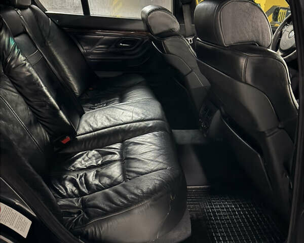 Черный БМВ 7 Серия, объемом двигателя 4.4 л и пробегом 450 тыс. км за 4500 $, фото 18 на Automoto.ua