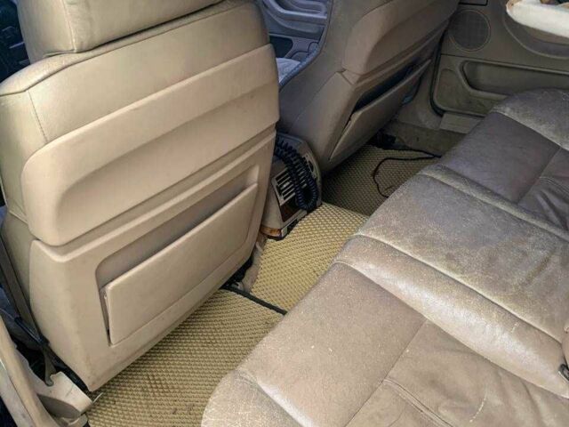 Черный БМВ 7 Серия, объемом двигателя 3.5 л и пробегом 392 тыс. км за 4000 $, фото 15 на Automoto.ua