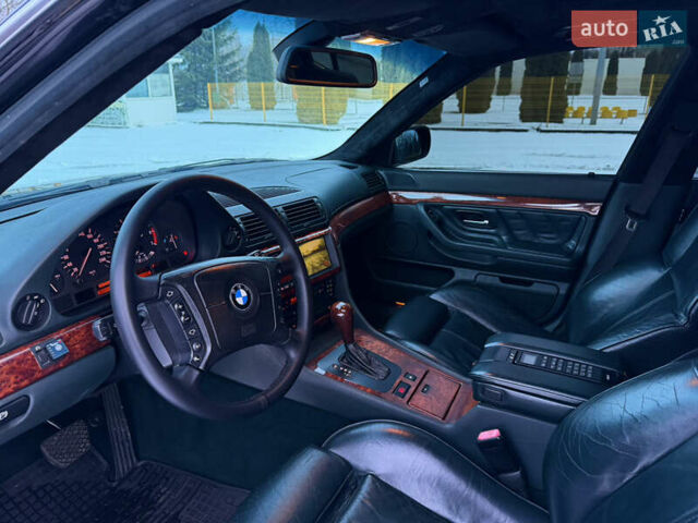Чорний БМВ 7 Серія, об'ємом двигуна 4.4 л та пробігом 409 тис. км за 9200 $, фото 22 на Automoto.ua