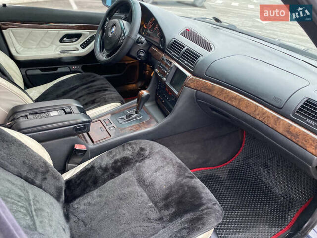 Черный БМВ 7 Серия, объемом двигателя 3.5 л и пробегом 300 тыс. км за 3300 $, фото 15 на Automoto.ua
