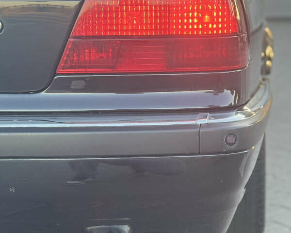 Черный БМВ 7 Серия, объемом двигателя 3 л и пробегом 390 тыс. км за 6700 $, фото 8 на Automoto.ua