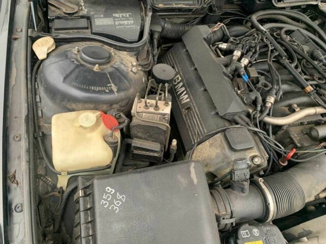 Черный БМВ 7 Серия, объемом двигателя 3.5 л и пробегом 392 тыс. км за 4000 $, фото 19 на Automoto.ua