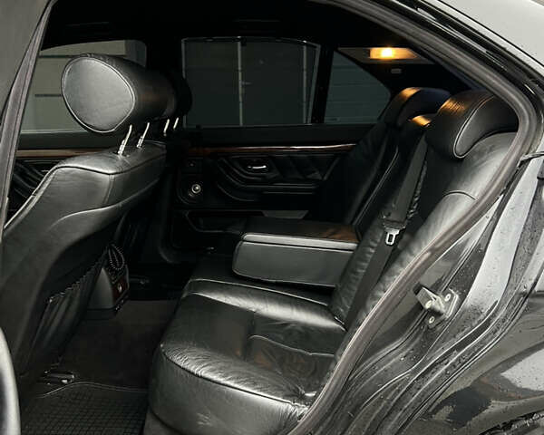 Черный БМВ 7 Серия, объемом двигателя 4.4 л и пробегом 400 тыс. км за 5499 $, фото 14 на Automoto.ua