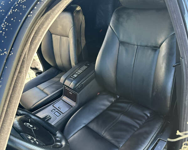 Чорний БМВ 7 Серія, об'ємом двигуна 3.5 л та пробігом 530 тис. км за 7700 $, фото 12 на Automoto.ua