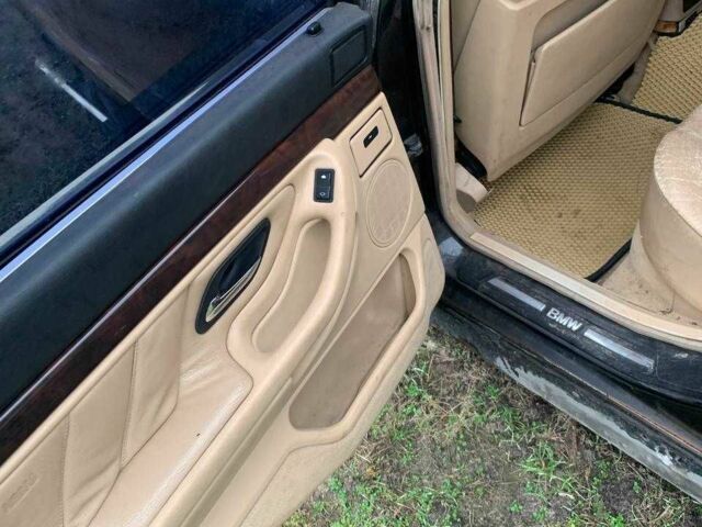 Черный БМВ 7 Серия, объемом двигателя 3.5 л и пробегом 392 тыс. км за 4000 $, фото 14 на Automoto.ua