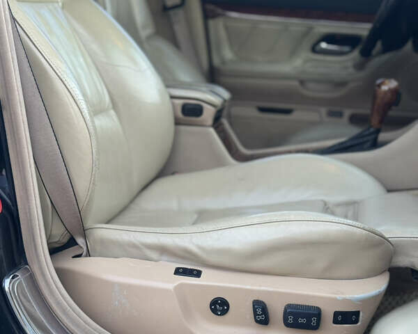 Черный БМВ 7 Серия, объемом двигателя 3 л и пробегом 390 тыс. км за 6700 $, фото 11 на Automoto.ua