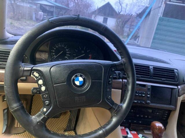 Черный БМВ 7 Серия, объемом двигателя 3.5 л и пробегом 392 тыс. км за 4000 $, фото 4 на Automoto.ua