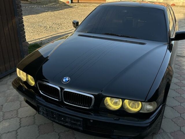 Черный БМВ 7 Серия, объемом двигателя 4.4 л и пробегом 300 тыс. км за 4950 $, фото 9 на Automoto.ua