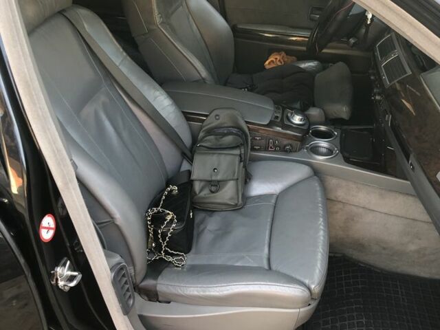 Черный БМВ 7 Серия, объемом двигателя 4.4 л и пробегом 356 тыс. км за 5199 $, фото 7 на Automoto.ua