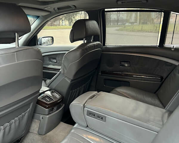 Черный БМВ 7 Серия, объемом двигателя 4.4 л и пробегом 358 тыс. км за 4599 $, фото 16 на Automoto.ua