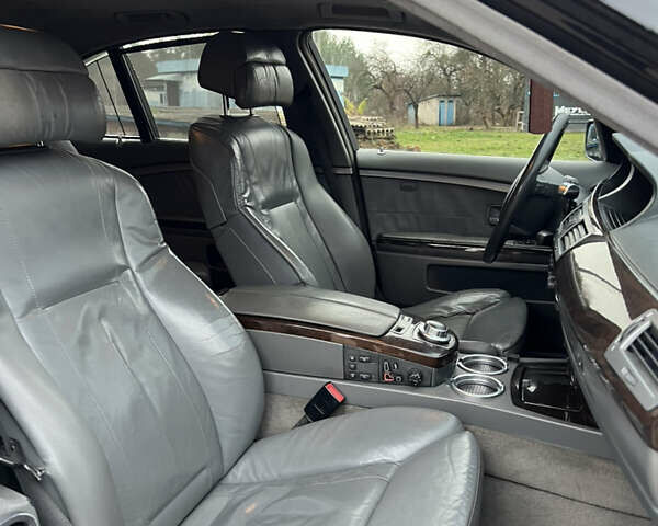 Черный БМВ 7 Серия, объемом двигателя 4.4 л и пробегом 358 тыс. км за 4599 $, фото 20 на Automoto.ua