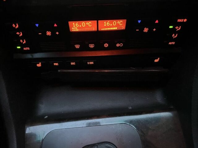 Черный БМВ 7 Серия, объемом двигателя 4.4 л и пробегом 300 тыс. км за 3650 $, фото 8 на Automoto.ua