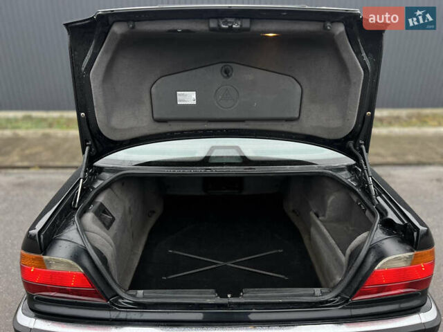 Чорний БМВ 7 Серія, об'ємом двигуна 2.93 л та пробігом 300 тис. км за 7000 $, фото 30 на Automoto.ua
