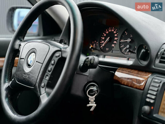 Чорний БМВ 7 Серія, об'ємом двигуна 2.93 л та пробігом 300 тис. км за 7000 $, фото 22 на Automoto.ua
