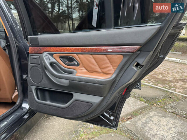 Черный БМВ 7 Серия, объемом двигателя 3 л и пробегом 380 тыс. км за 7300 $, фото 33 на Automoto.ua