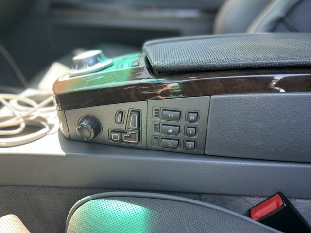 Чорний БМВ 7 Серія, об'ємом двигуна 4.4 л та пробігом 300 тис. км за 4300 $, фото 5 на Automoto.ua