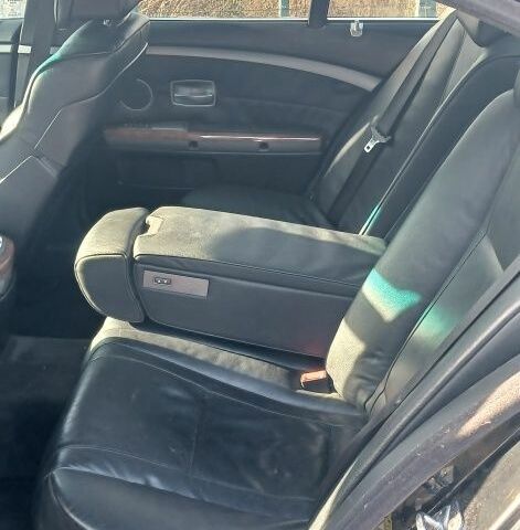 Чорний БМВ 7 Серія, об'ємом двигуна 3 л та пробігом 300 тис. км за 3200 $, фото 5 на Automoto.ua