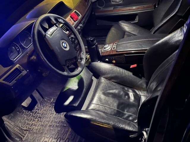 Черный БМВ 7 Серия, объемом двигателя 3.5 л и пробегом 336 тыс. км за 7500 $, фото 4 на Automoto.ua