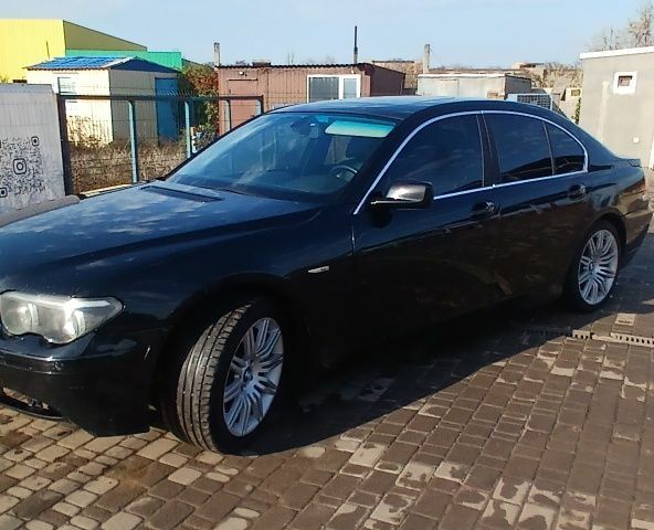 Чорний БМВ 7 Серія, об'ємом двигуна 3 л та пробігом 300 тис. км за 3200 $, фото 2 на Automoto.ua
