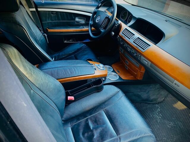 Чорний БМВ 7 Серія, об'ємом двигуна 3.6 л та пробігом 275 тис. км за 6000 $, фото 5 на Automoto.ua