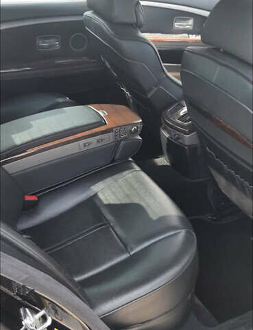 Черный БМВ 7 Серия, объемом двигателя 4.4 л и пробегом 265 тыс. км за 3300 $, фото 2 на Automoto.ua