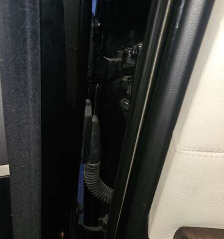 Черный БМВ 7 Серия, объемом двигателя 2.99 л и пробегом 465 тыс. км за 9300 $, фото 30 на Automoto.ua