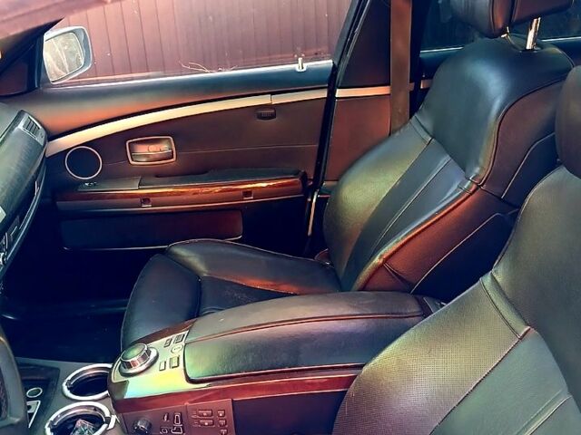 Черный БМВ 7 Серия, объемом двигателя 4.4 л и пробегом 0 тыс. км за 3000 $, фото 10 на Automoto.ua