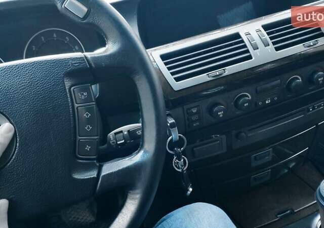 Черный БМВ 7 Серия, объемом двигателя 4.4 л и пробегом 430 тыс. км за 5600 $, фото 8 на Automoto.ua