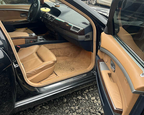 Черный БМВ 7 Серия, объемом двигателя 3.6 л и пробегом 380 тыс. км за 7000 $, фото 10 на Automoto.ua