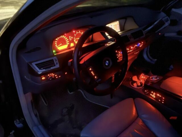 Черный БМВ 7 Серия, объемом двигателя 4.4 л и пробегом 411 тыс. км за 4600 $, фото 7 на Automoto.ua