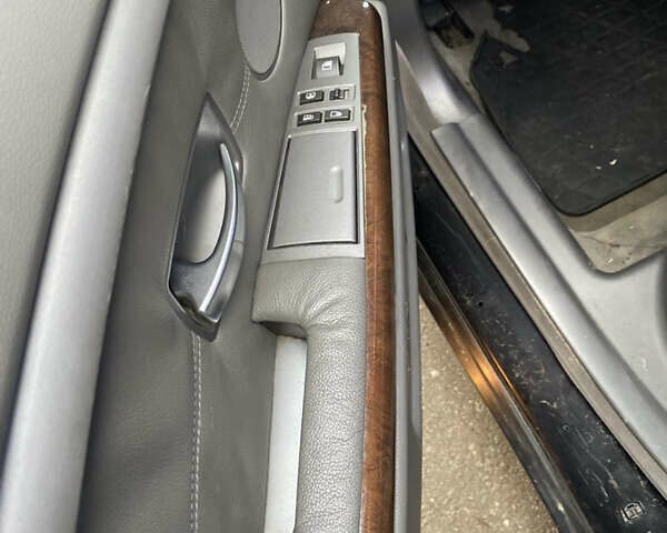 Черный БМВ 7 Серия, объемом двигателя 4.4 л и пробегом 400 тыс. км за 3600 $, фото 9 на Automoto.ua