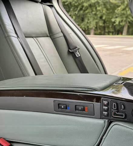 Чорний БМВ 7 Серія, об'ємом двигуна 4.4 л та пробігом 380 тис. км за 6200 $, фото 10 на Automoto.ua