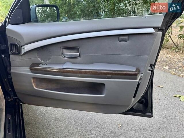 Черный БМВ 7 Серия, объемом двигателя 4.4 л и пробегом 277 тыс. км за 5600 $, фото 43 на Automoto.ua