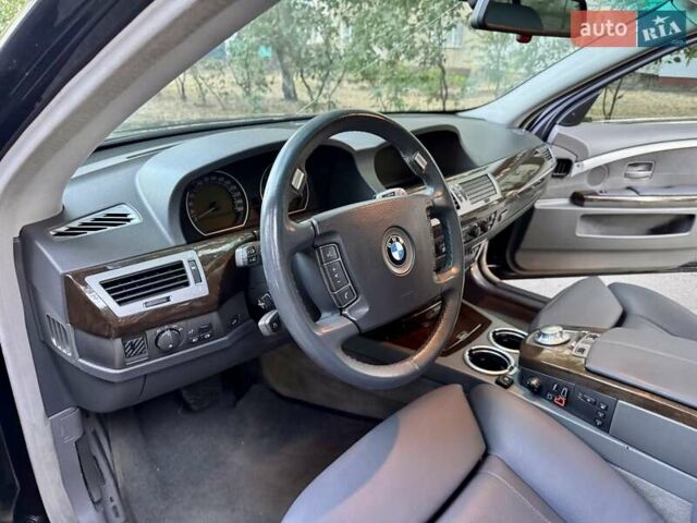 Черный БМВ 7 Серия, объемом двигателя 4.4 л и пробегом 277 тыс. км за 5600 $, фото 34 на Automoto.ua
