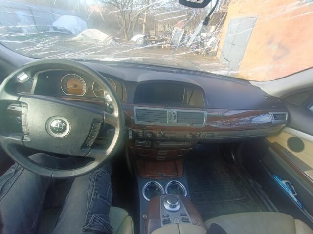 Чорний БМВ 7 Серія, об'ємом двигуна 4 л та пробігом 388 тис. км за 2000 $, фото 18 на Automoto.ua