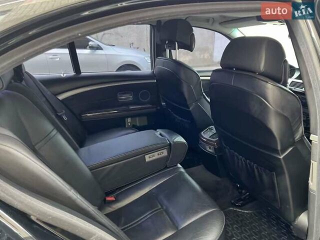 Черный БМВ 7 Серия, объемом двигателя 4.5 л и пробегом 246 тыс. км за 5400 $, фото 5 на Automoto.ua