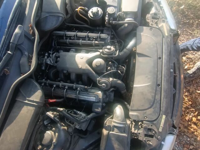 Чорний БМВ 7 Серія, об'ємом двигуна 4 л та пробігом 388 тис. км за 2000 $, фото 11 на Automoto.ua