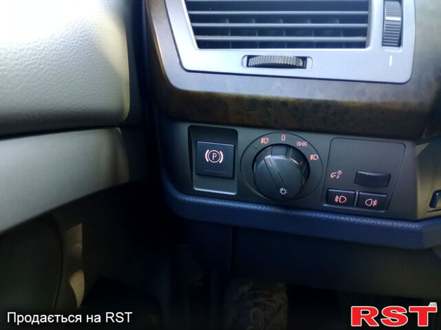 Черный БМВ 7 Серия, объемом двигателя 4.4 л и пробегом 380 тыс. км за 7600 $, фото 9 на Automoto.ua