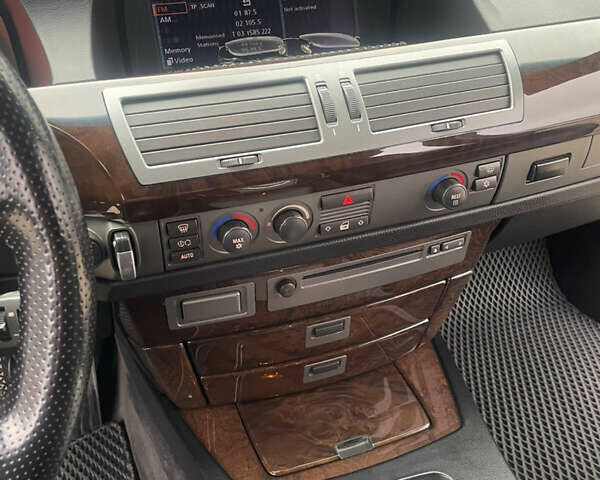 Чорний БМВ 7 Серія, об'ємом двигуна 3 л та пробігом 277 тис. км за 7500 $, фото 30 на Automoto.ua