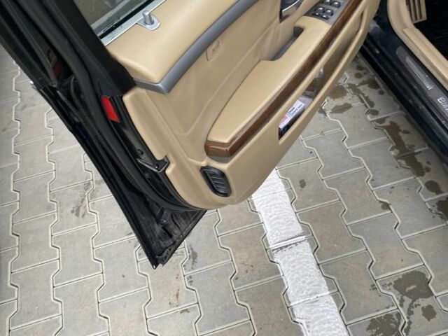 Черный БМВ 7 Серия, объемом двигателя 4.8 л и пробегом 310 тыс. км за 5500 $, фото 6 на Automoto.ua