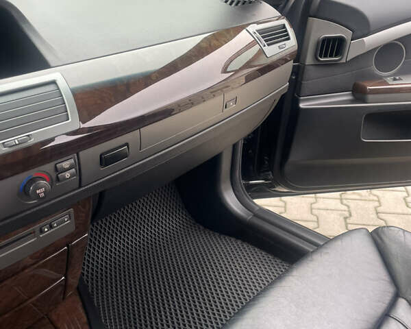Чорний БМВ 7 Серія, об'ємом двигуна 3 л та пробігом 277 тис. км за 7500 $, фото 29 на Automoto.ua