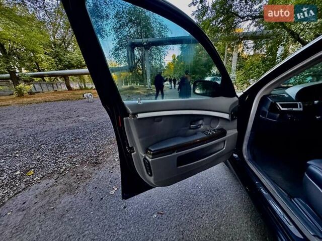 Черный БМВ 7 Серия, объемом двигателя 4.4 л и пробегом 277 тыс. км за 5600 $, фото 23 на Automoto.ua