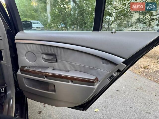 Черный БМВ 7 Серия, объемом двигателя 4.4 л и пробегом 277 тыс. км за 5600 $, фото 60 на Automoto.ua