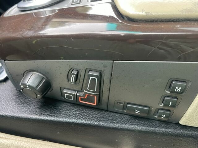 Черный БМВ 7 Серия, объемом двигателя 0 л и пробегом 385 тыс. км за 2699 $, фото 7 на Automoto.ua