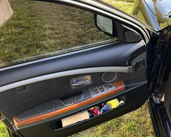 Чорний БМВ 7 Серія, об'ємом двигуна 2.99 л та пробігом 438 тис. км за 6600 $, фото 18 на Automoto.ua