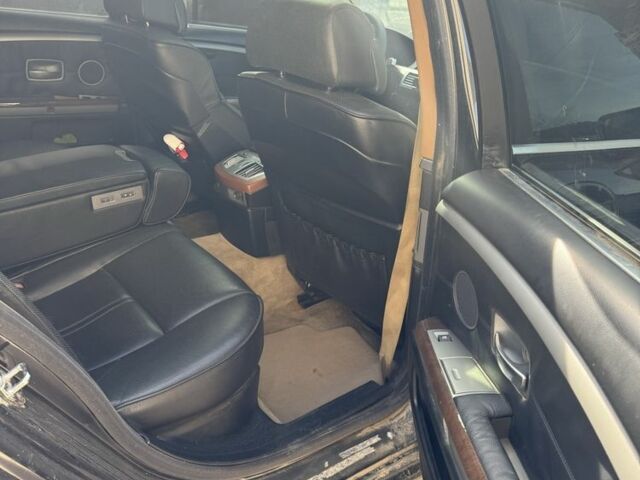 Черный БМВ 7 Серия, объемом двигателя 3 л и пробегом 400 тыс. км за 2500 $, фото 6 на Automoto.ua