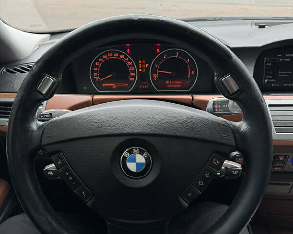 Черный БМВ 7 Серия, объемом двигателя 3 л и пробегом 305 тыс. км за 6650 $, фото 10 на Automoto.ua
