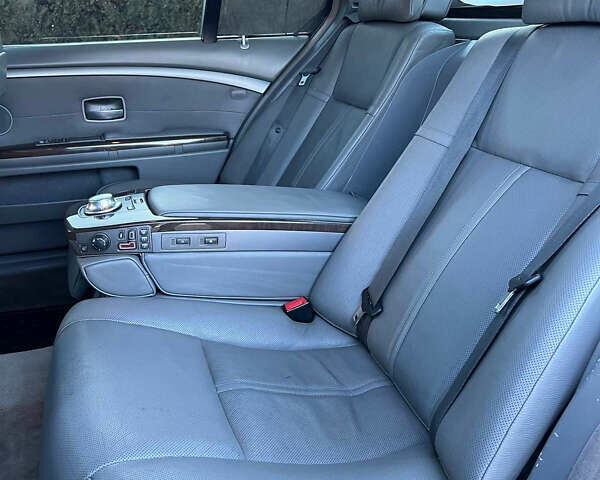 Черный БМВ 7 Серия, объемом двигателя 4.4 л и пробегом 196 тыс. км за 7200 $, фото 45 на Automoto.ua